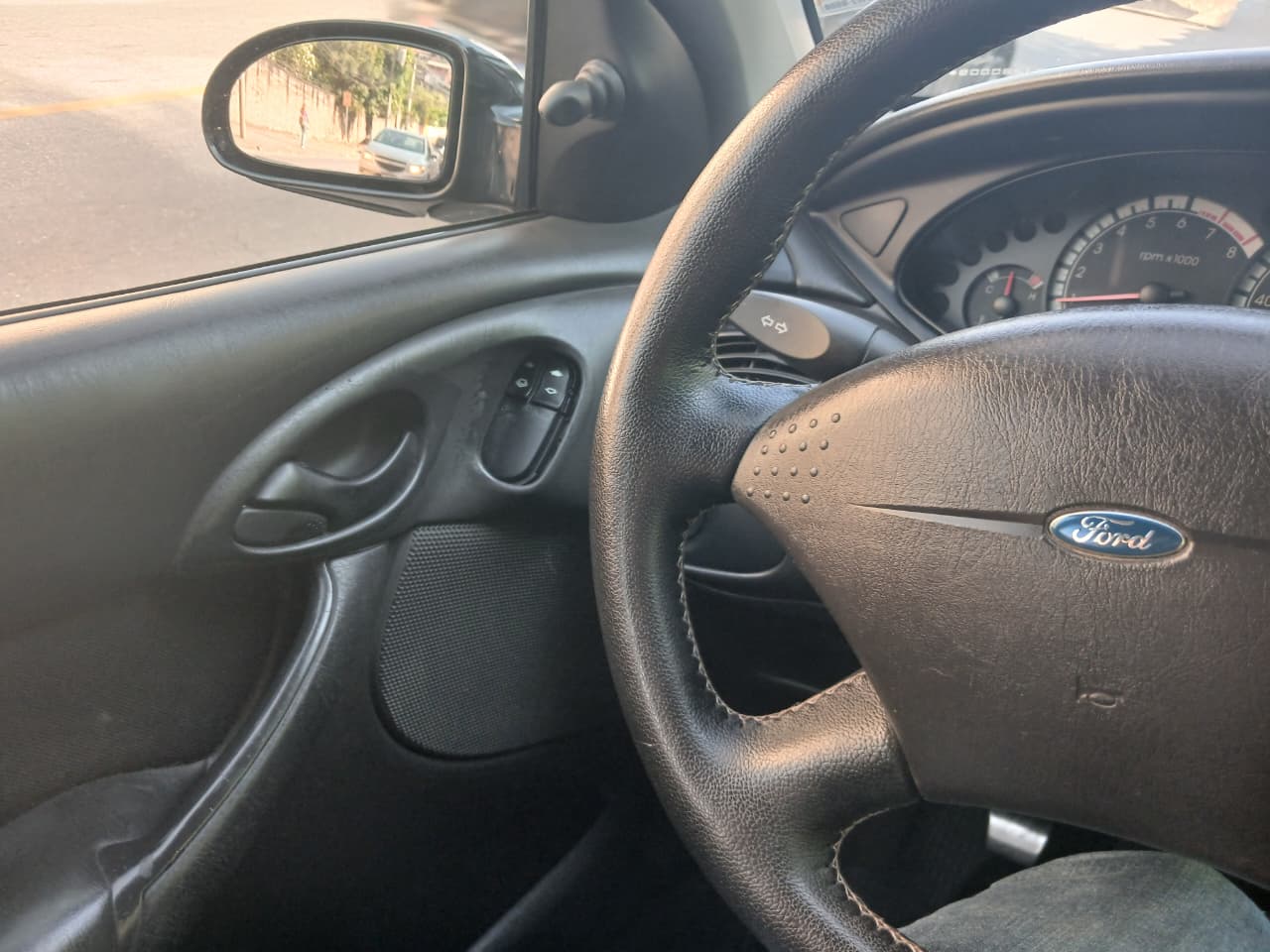 Ford Focus 1.6 - foto 4